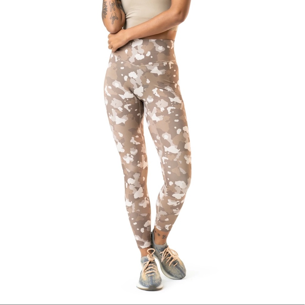 Balance Athletica Outlander legging- desert ridge